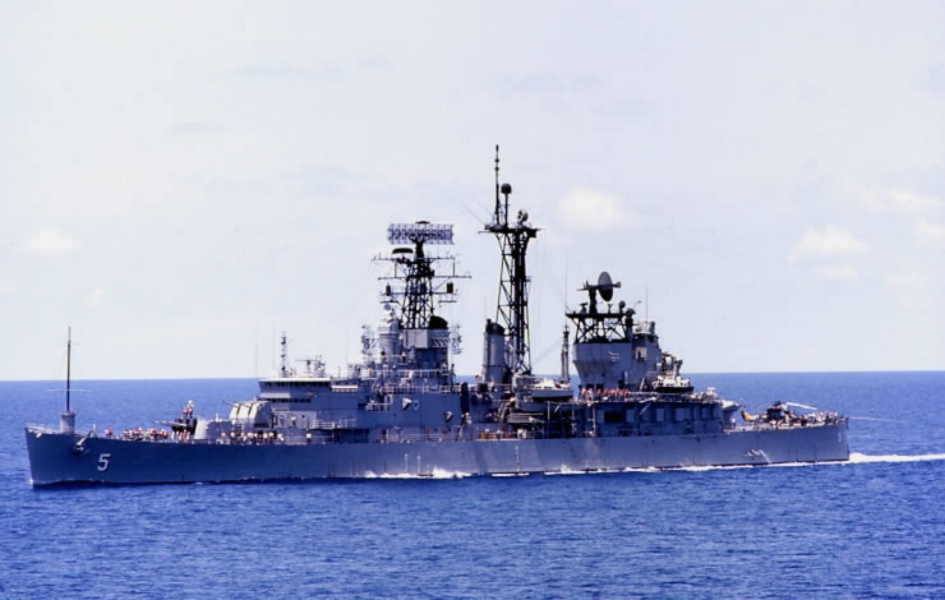 USS_Oklahoma_City_(CLG-5)_underway_1974