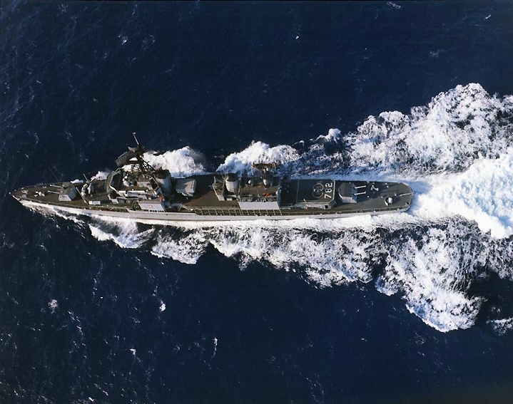 USS_Rowan_(DD-782)_aerial_photo_1965